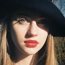 Profile photo example with a confident portrait